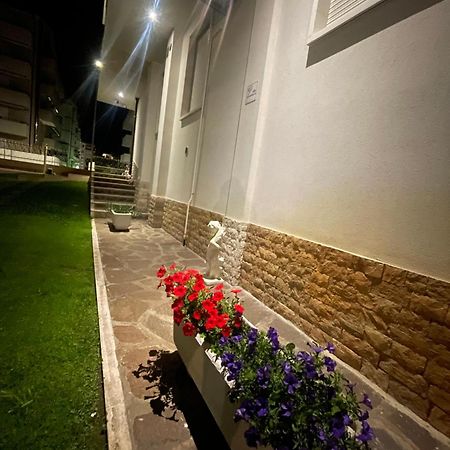 הוילה סוטומרינה Palazzina Del Sole מראה חיצוני תמונה