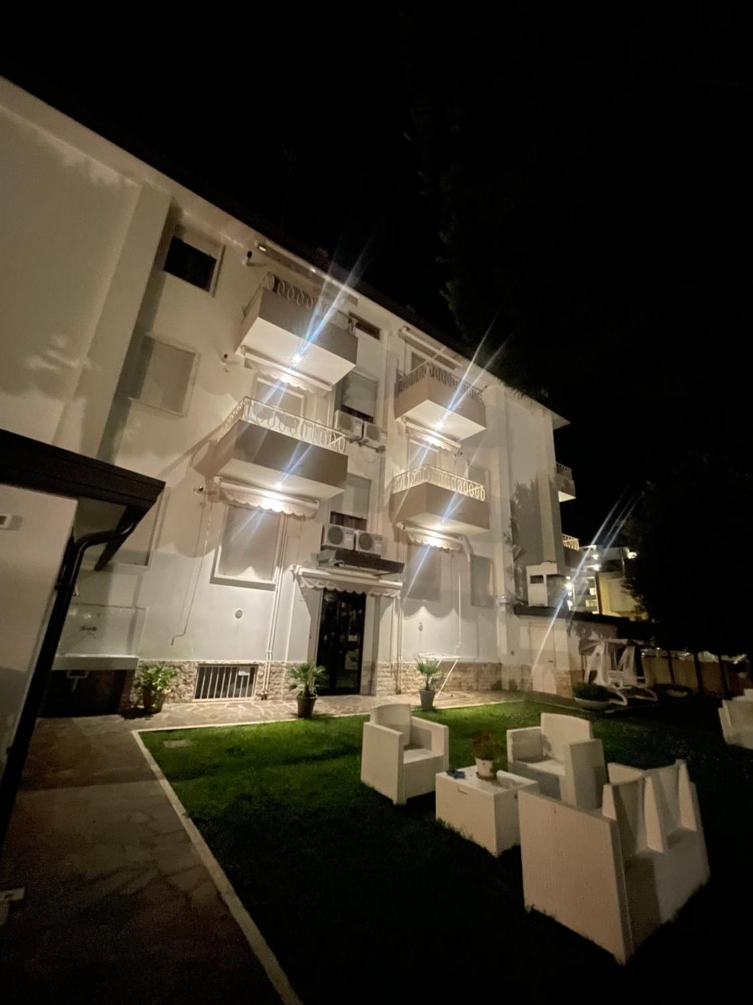 הוילה סוטומרינה Palazzina Del Sole מראה חיצוני תמונה