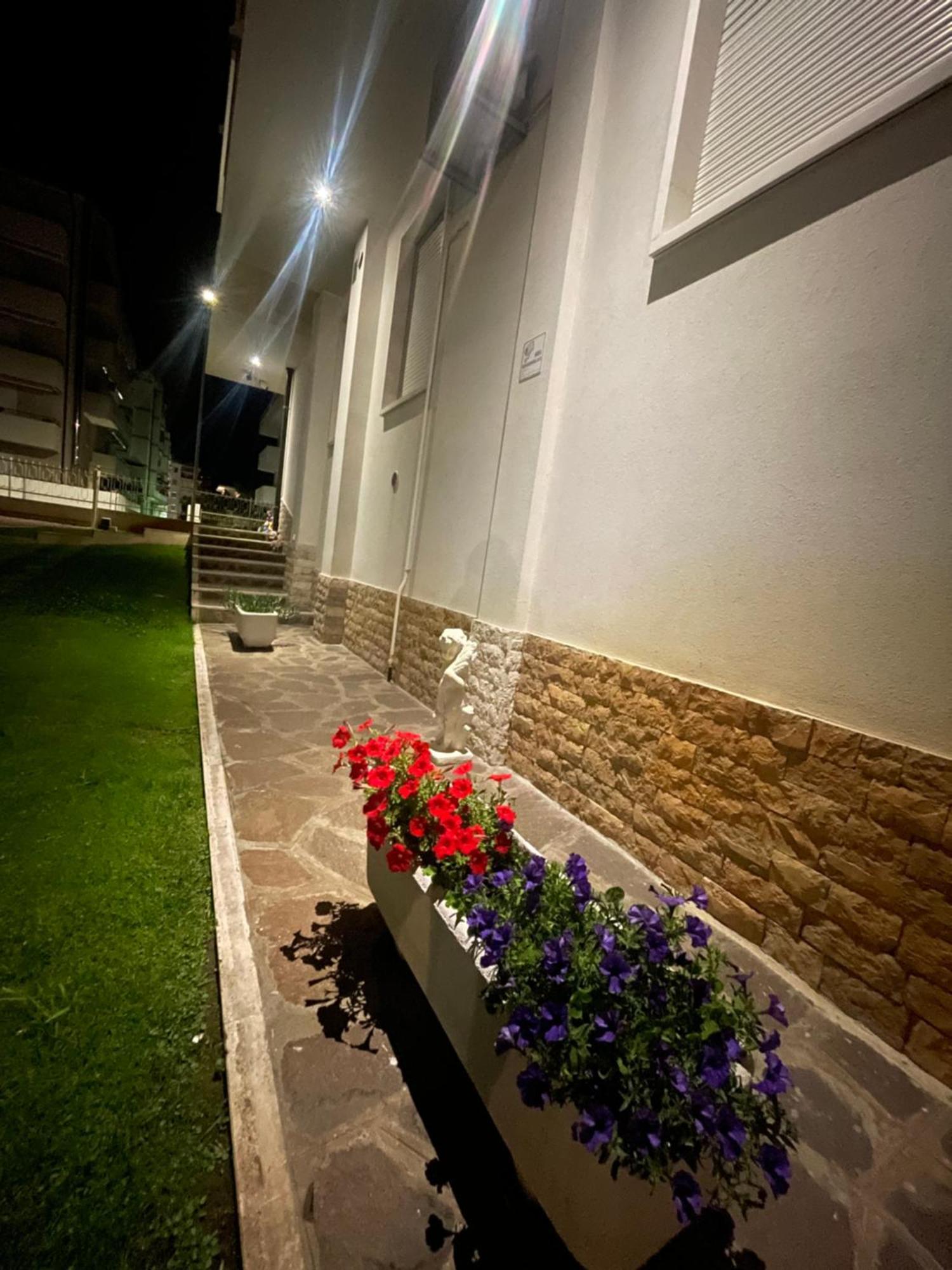 הוילה סוטומרינה Palazzina Del Sole מראה חיצוני תמונה